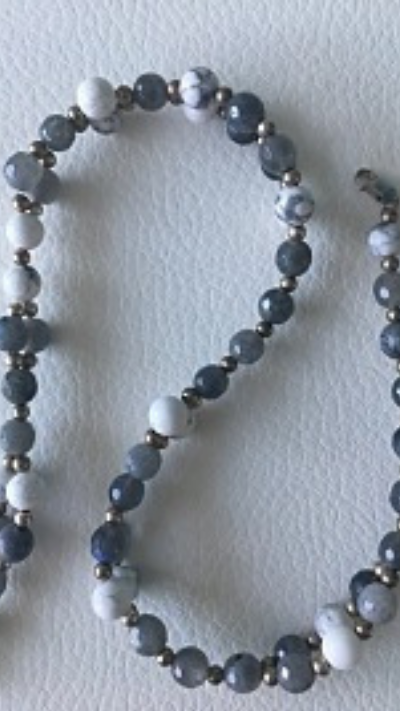 PRESENTE Y FUTURO - Labradorita,  Howlita y Plata -